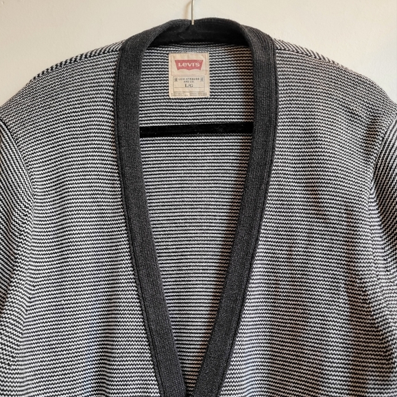 Vintage Levi's Cardigan - Picture 3 of 11
